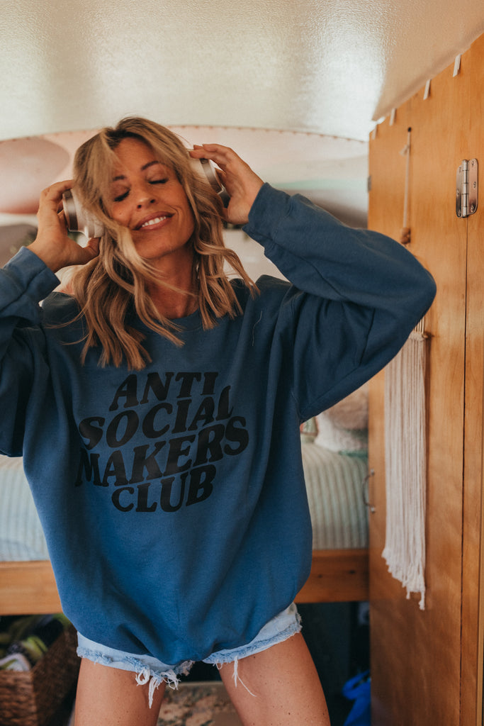 "ANTI SOCIAL MAKERS CLUB" crew sweatshirt